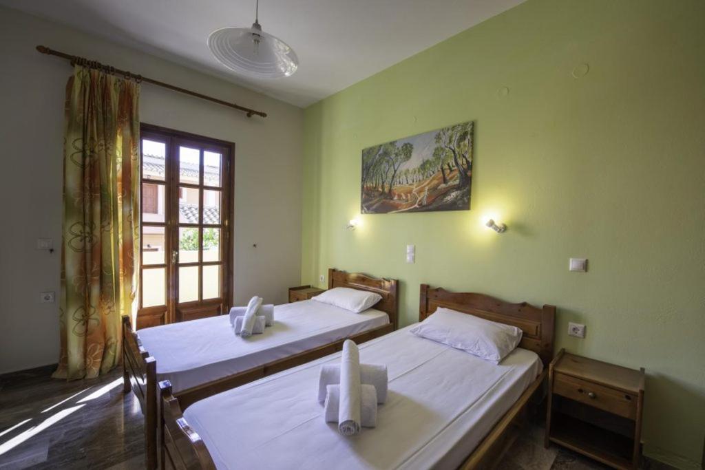 Miltiadis Apartments Spiti Miltiadis Agios Georgios Pagon Esterno foto