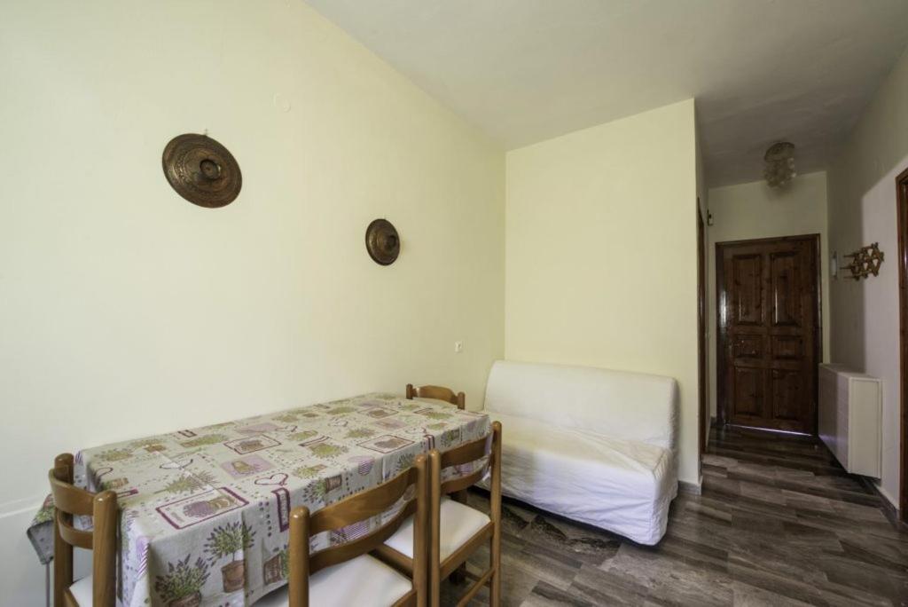 Miltiadis Apartments Spiti Miltiadis Agios Georgios Pagon Esterno foto