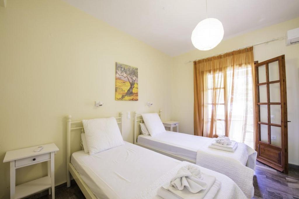 Miltiadis Apartments Spiti Miltiadis Agios Georgios Pagon Esterno foto